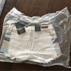 Blank NYC The Astor White Cutoff Shorts Size 25